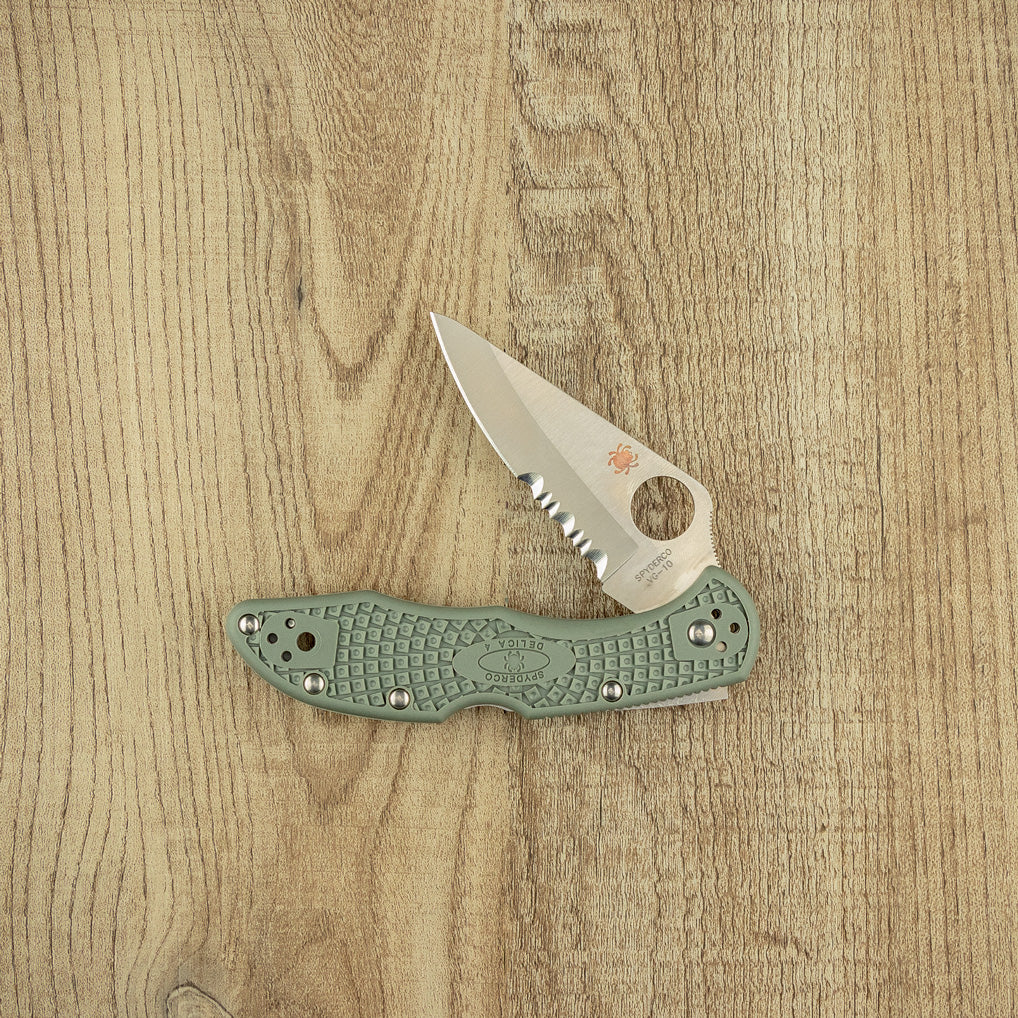 Spyderco Delica 4 Lightweight VG10 Folding Knife